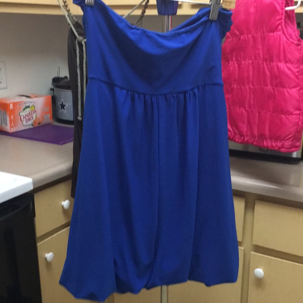 Dress - Picture 2 of 2